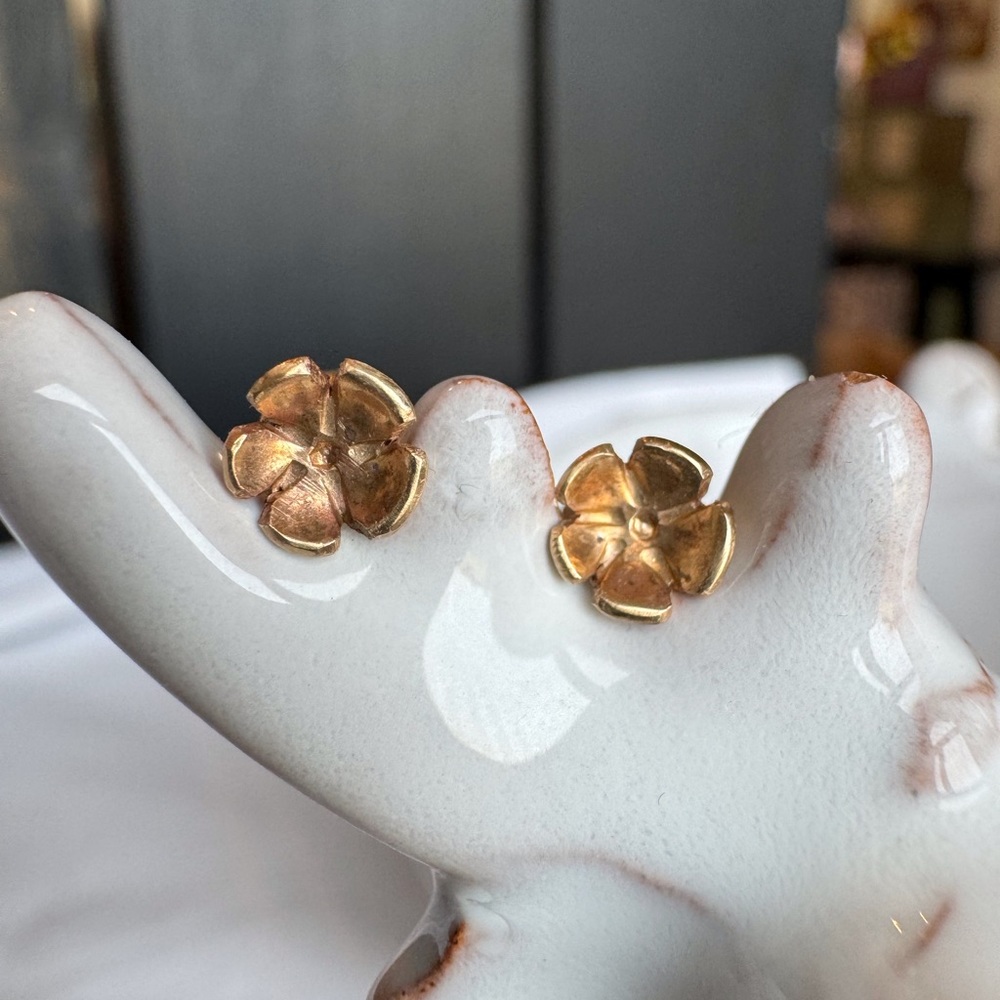 14KYG Buttercup Stud Earrings